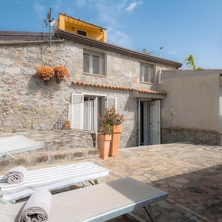 Casa Delle Sirene Letojanni Exterior foto