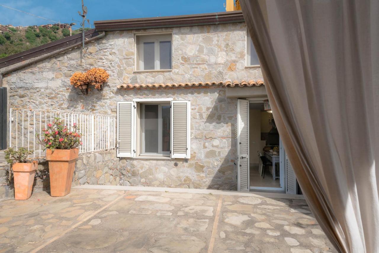 Casa Delle Sirene Letojanni Exterior foto