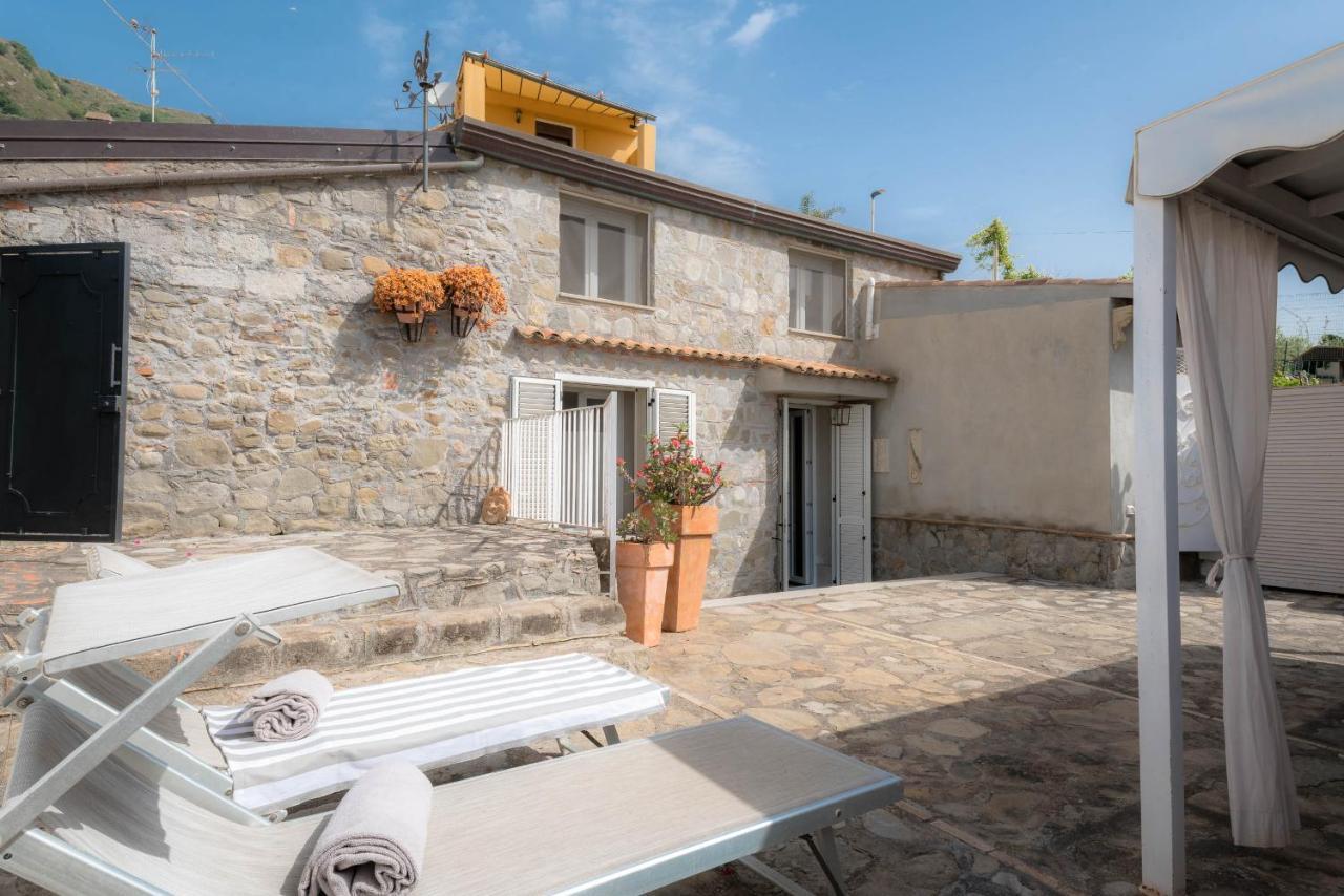 Casa Delle Sirene Letojanni Exterior foto