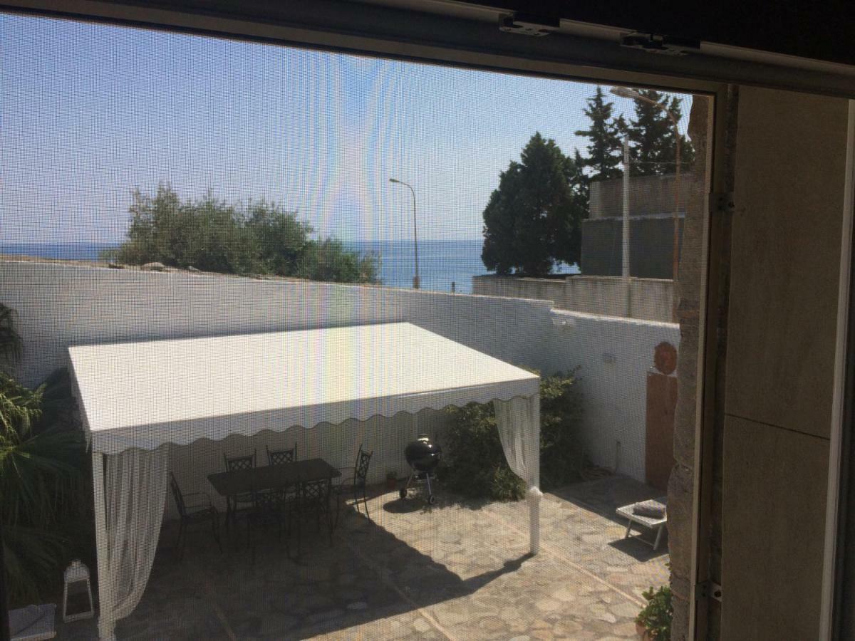 Casa Delle Sirene Letojanni Exterior foto